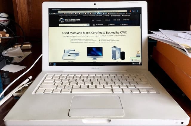 white macbook running chrome os