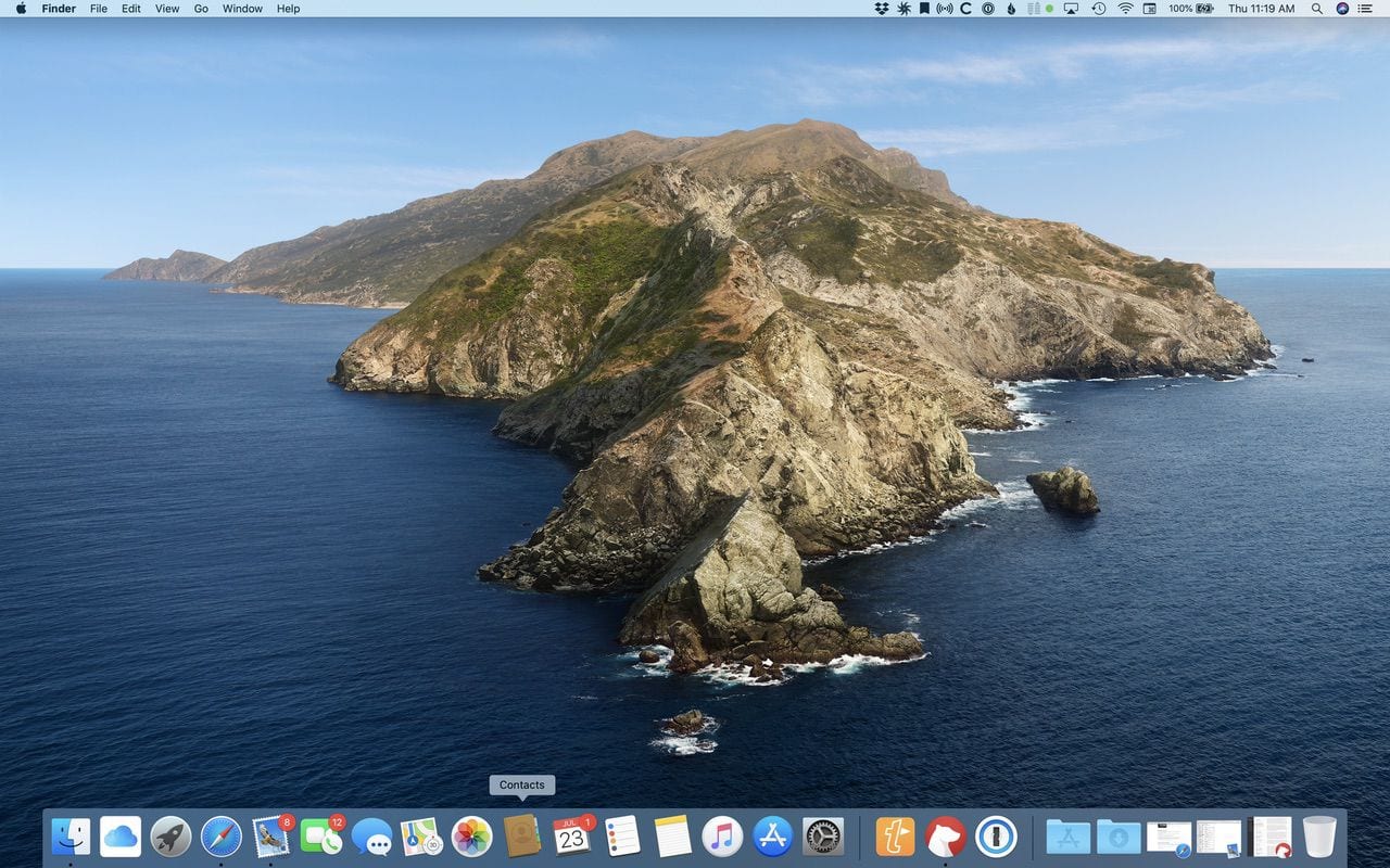 No files or folders here! A clean Mac Desktop