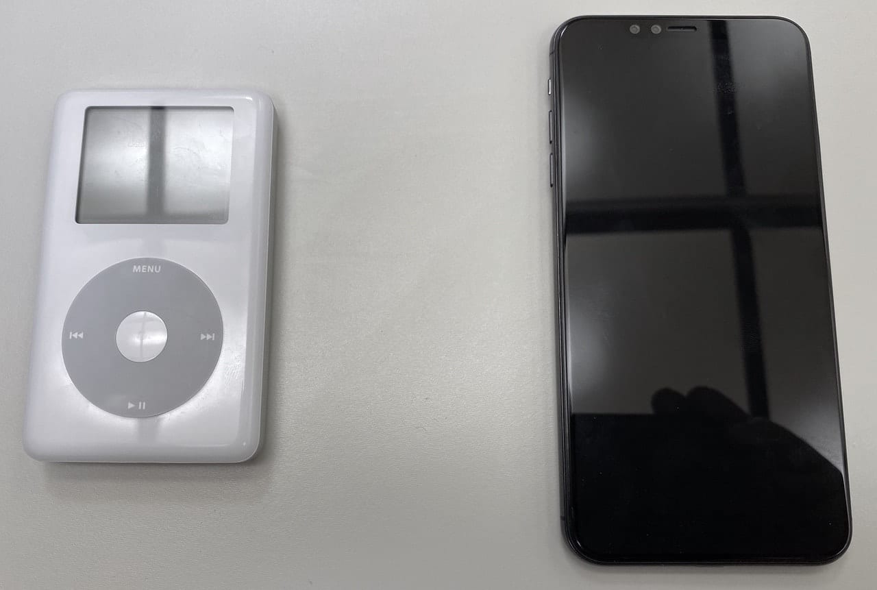 An Apple A1059 4th-Generation "Click Wheel" iPod at left with an iPhone XS Max mockup at left. Photo by Steve Sande