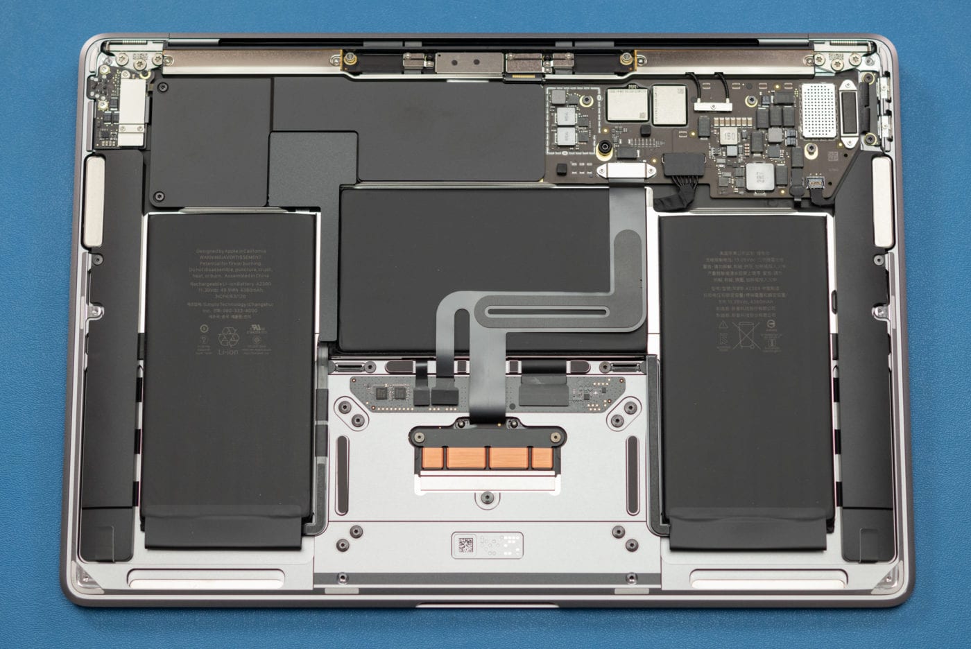 Inside Apple's M1 MacBook Air