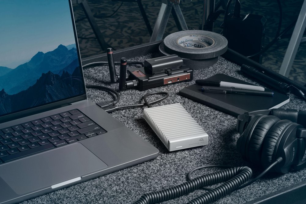 OWC Express 1M2 80G USB4 Portable SSD DIY Enclosure